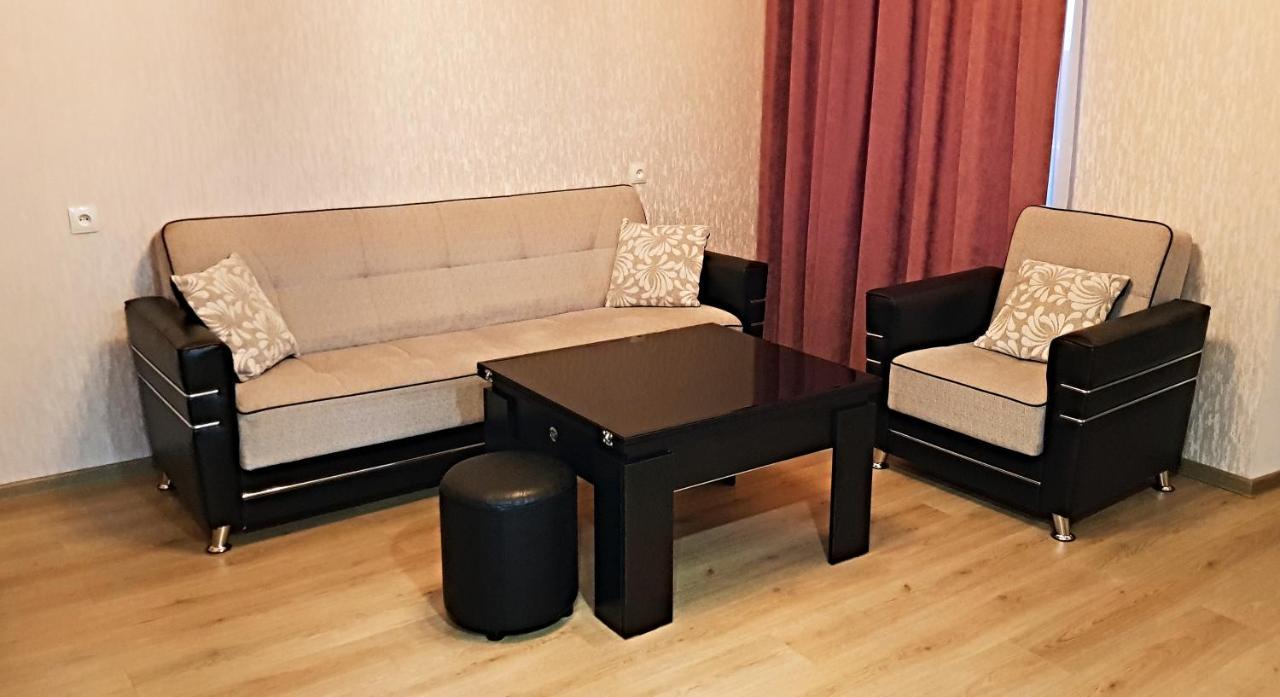 טביליסי Bright And Cozy Apartment On Aghmashenebeli Avenue מראה חיצוני תמונה