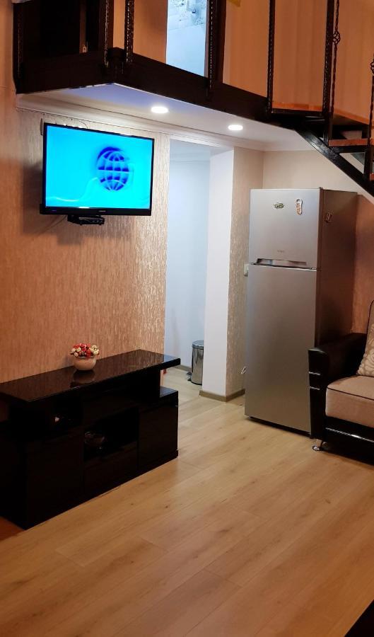 טביליסי Bright And Cozy Apartment On Aghmashenebeli Avenue מראה חיצוני תמונה