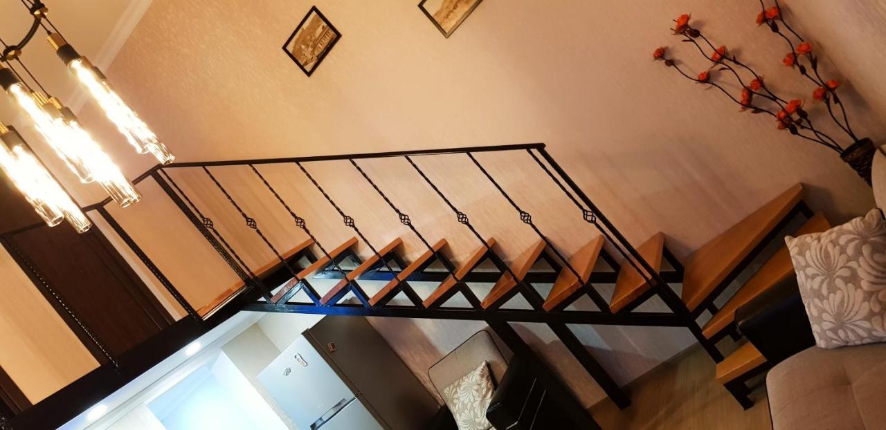 טביליסי Bright And Cozy Apartment On Aghmashenebeli Avenue מראה חיצוני תמונה