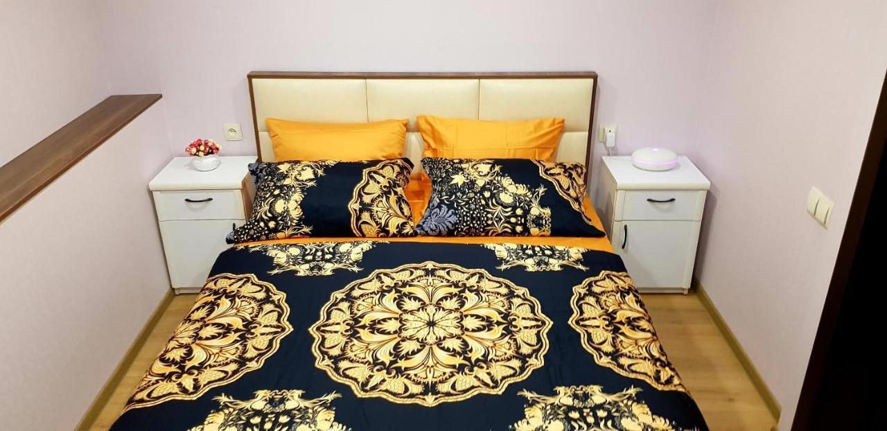טביליסי Bright And Cozy Apartment On Aghmashenebeli Avenue מראה חיצוני תמונה